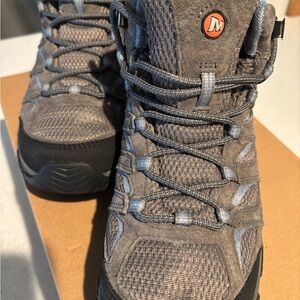 Merrell Gray Women’s Hiking Boots nearly NWT (worn once!)